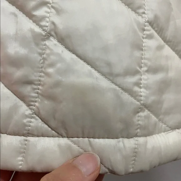 The North Face Women's Off-White Quilted Puffer Jacket - Picture 5 of 9